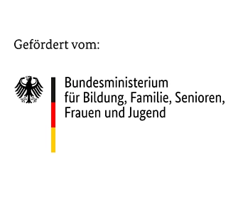 Logo des Bundesministeriums für Bildung, Familie, Senioren, Frauen und Jugend mit den Farben der deutschen Flagge und einem Adlerwappen. Der Text weist auf die Förderung durch dieses deutsche Bundesministerium hin.